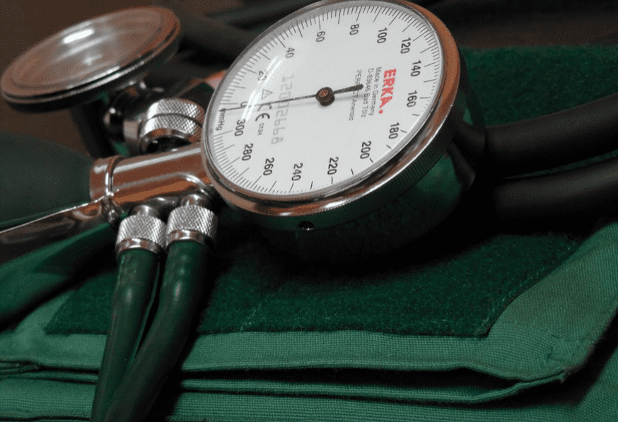 A manual blood pressure device