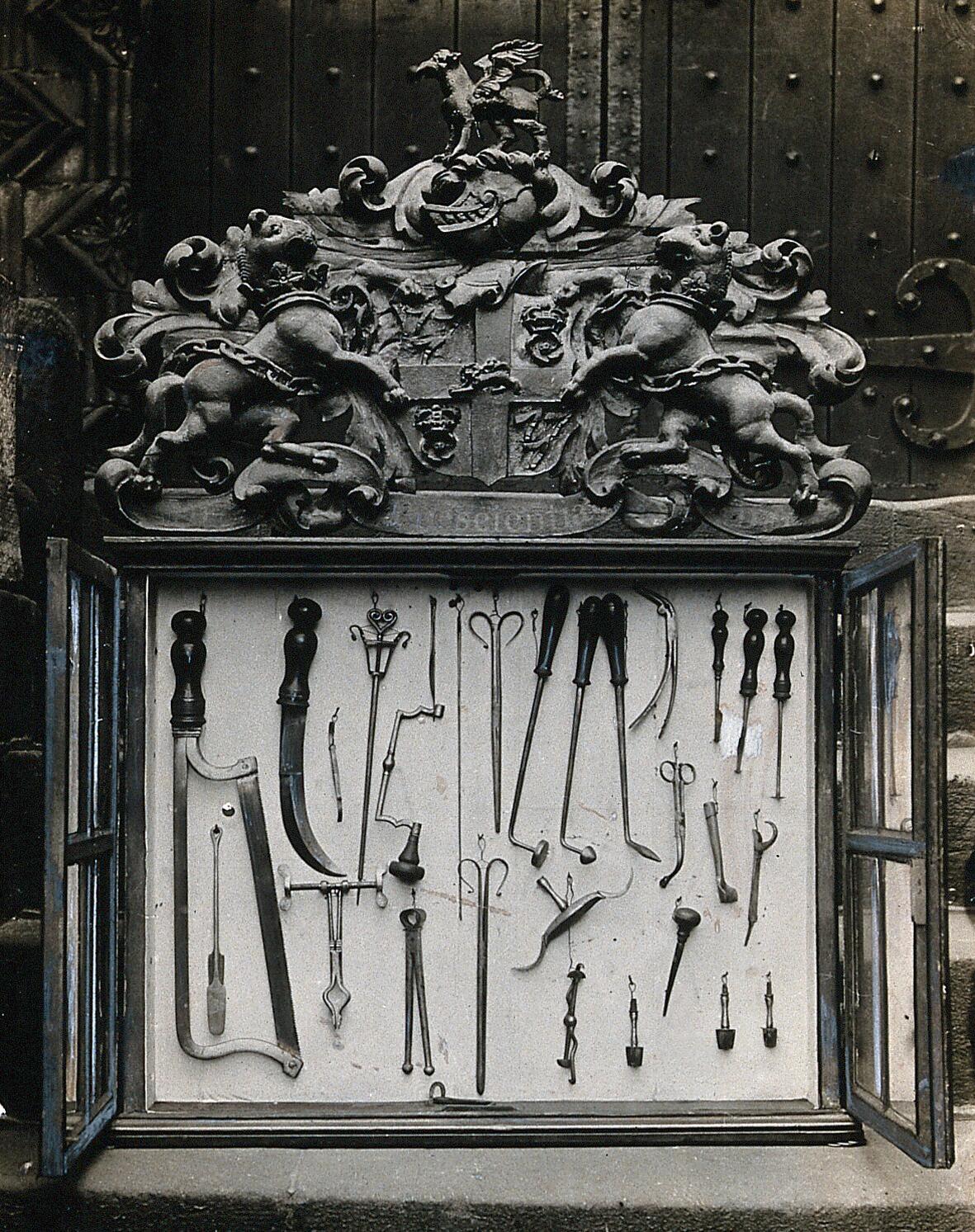 Monument with surgical instruments