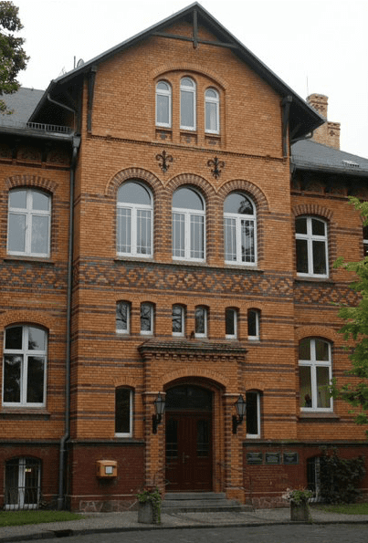 Three-story brown brick asylum where Georg Cantor was hospitalized